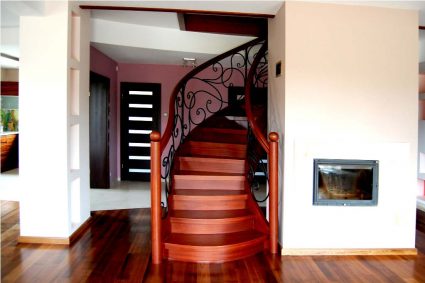 Jak wybrać odpowiednie schody do swojego domu?