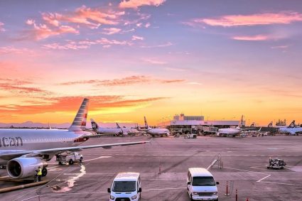 Prawa pasażerów w przypadku opóźnionych lotów: Jak ubiegać się o odszkodowanie